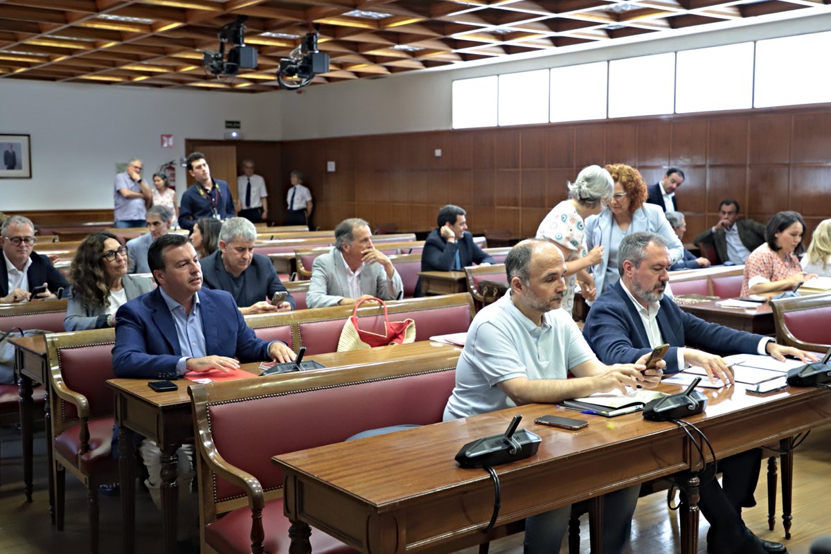 PSOE SENADO (@gpssenado) on Twitter photo Aprobado el plan de trabajo de la comisión de investigación del 'apagón' en el Senado.
El PP rechaza hasta cinco comparecientes solicitados por el PSOE.
Vía <a href="/europapress/">Europa Press</a>
europapress.es/nacional/notic… Aprobado el plan de trabajo de la comisión de investigación del 'apagón' en el Senado.
El PP rechaza hasta cinco comparecientes solicitados por el PSOE.
Vía <a href="/europapress/">Europa Press</a>
europapress.es/nacional/notic…