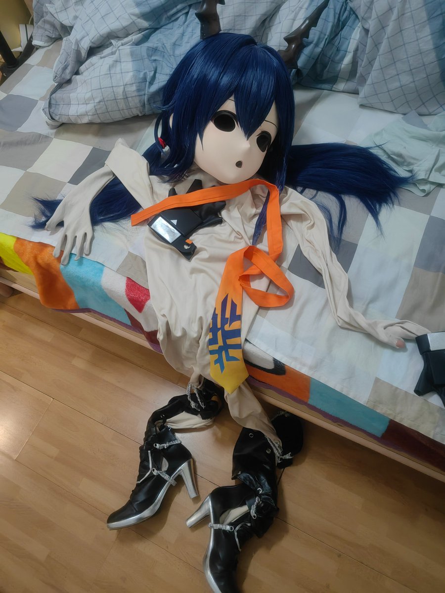 来点皮物谁想穿😋😋😋
#Arknights #kigurumi #陈