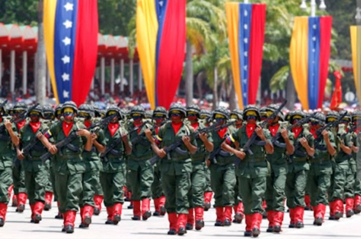 Felicitaciones a mis compañeros y compañeras de armas por tan merecido ascenso al grado inmediato superior, que el pueblo de la República Bolivariana de Venezuela los siga bendiciendo.
Primero el suelo nativo que nada. Simón Bolívar