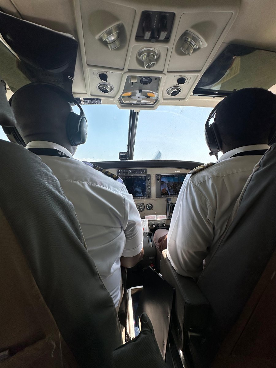 AerolinkUganda's tweet image. Fact: Before an AeroLink pilot flies you to your safari, they&apos;ve likely spent over 1,500 hours in the air and countless more in simulators to earn their Airline Transport Pilot License (ATPL). That&apos;s dedication. ✈️ #PilotTraining #AeroLinkUganda #Expertise