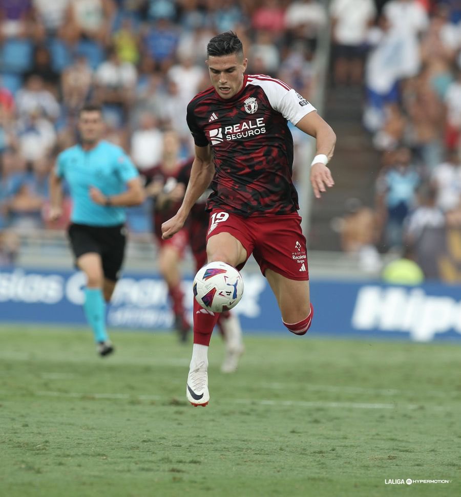 𝐄𝐗𝐂𝐋𝐔𝐒𝐈𝐕𝐀 | ‼️💣 SD Huesca y Cultural Leonesa preguntan por la situación de 𝐄𝐃𝐔 𝐄𝐒𝐏𝐈𝐀𝐔.

El delantero se encuentra libre tras finalizar su vinculación con el Burgos CF, dónde el anterior curso sumó 41p/3g.

Equipos del extranjero también atentos.