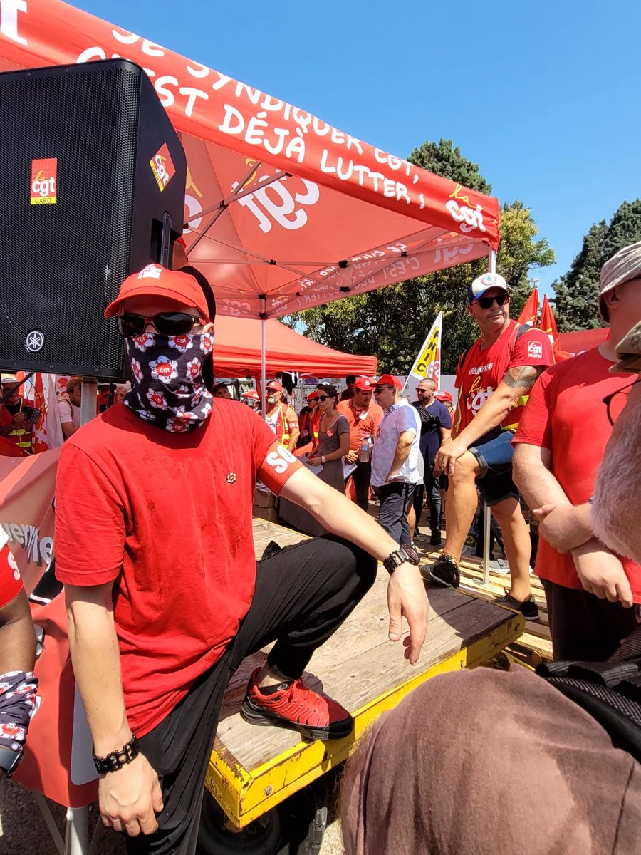 3000 présents à Vergèze pour la sauvegarde de nos emplois... 
#ulcgt
#sete
#vergeze