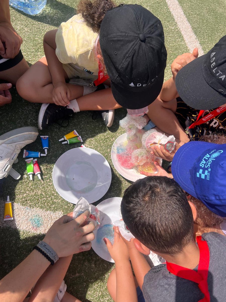 ‘Pequeños agentes secretos’ de verano en Cañada
En la primera semana de colonias urbanas, 36 niños y niñas de entre 3 y 6 años han vivido en Cañada una aventura inolvidable como auténticos Agentes Secretos de Verano. A través del juego, la exploración y el trabajo en equipo, han