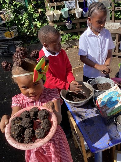 Yummy (😉), I wonder what's on the mud kitchen menu today?
#EYFSAtStA’s