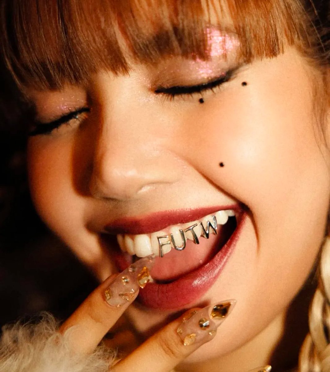 <a href="/samtypaboy/">sam❦</a> Queen Lisa 👑💫