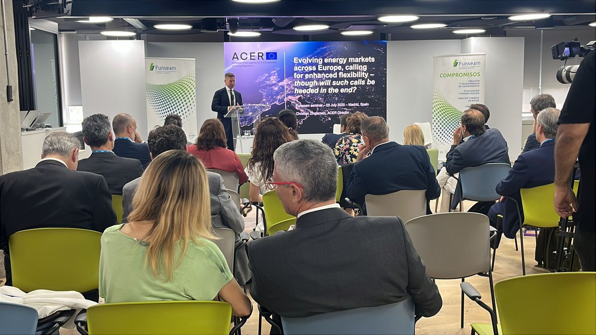 En este #SeminarioFunseam, Christian Zinglersen, director de @eu_acer, analiza los retos de la #TransicionEnergética y el papel crucial de la regulación en la integración del mercado.