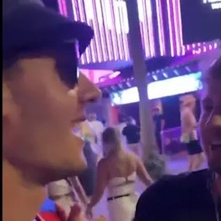 Verwechslungsgefahr

Strammer Max                    Strammer Flo