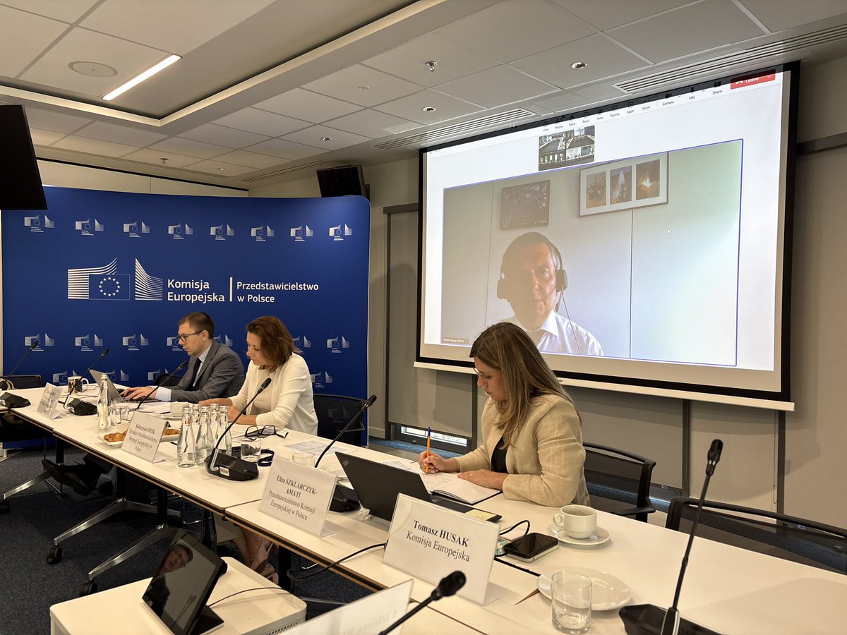 Komisja Europejska (@euinpl) on Twitter photo W jakim kierunku rozwijać politykę kosmiczną #UE? Jaką rolę może odegrać Polska, jej gospodarka i nauka?
W <a href="/EUinPL/">Komisja Europejska</a> na spotkaniu z <a href="/TomaszHusak/">Tomasz Husak</a>, ekspertem <a href="/defis_eu/">EU Defence and Space</a> oraz przedstawicielami administracji, firm i nauki omówiliśmy wizję gospodarki kosmicznej UE i projekt #EUSpace. W jakim kierunku rozwijać politykę kosmiczną #UE? Jaką rolę może odegrać Polska, jej gospodarka i nauka?
W <a href="/EUinPL/">Komisja Europejska</a> na spotkaniu z <a href="/TomaszHusak/">Tomasz Husak</a>, ekspertem <a href="/defis_eu/">EU Defence and Space</a> oraz przedstawicielami administracji, firm i nauki omówiliśmy wizję gospodarki kosmicznej UE i projekt #EUSpace.