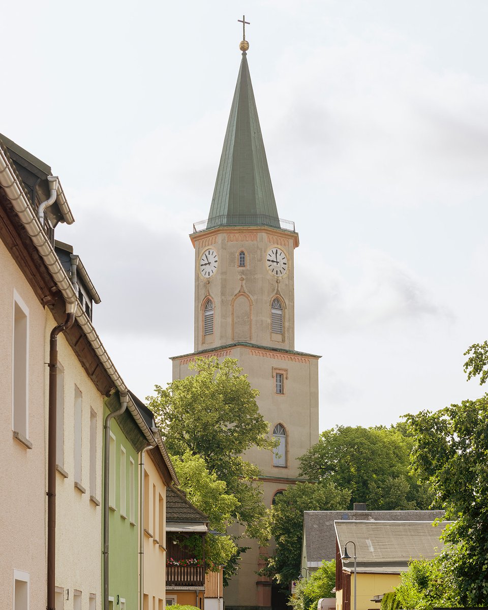 Das Landesamt für Denkmalpflege Sachsen führt aktuell ein #Forschungsprojekt zur Entwicklung modellhafter Erhaltungs- &amp; Sanierungsstrategien bei klimabedingten Schäden an historischen Holzbalkendecken durch. Zum Einsatz kommen UdiHolzfaserdämmstoffe. Mehr: udidaemmsysteme.de/2025/06/forsch…