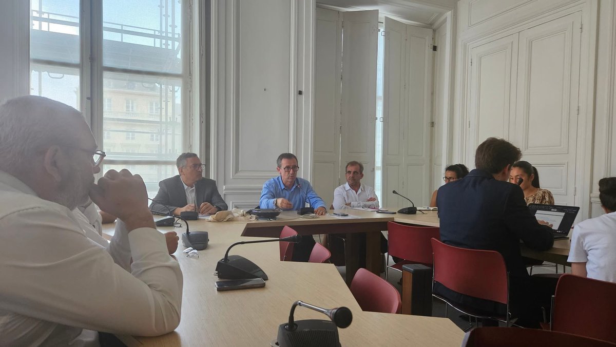 Christophe Barthès (@bartheschristop) on Twitter photo 🍇 Réunion du groupe d'études vigne et vin de l'Assemblée nationale, lors de laquelle nous avons reçu <a href="/11_fabre/">fabre jean marie</a> Président des <a href="/vigneronindep/">Vignerons Indépendants de France</a> et viticulteur audois.
Nous avons abordé de nombreux sujets, et nous continuerons à défendre la viticulture française. 🍇 Réunion du groupe d'études vigne et vin de l'Assemblée nationale, lors de laquelle nous avons reçu <a href="/11_fabre/">fabre jean marie</a> Président des <a href="/vigneronindep/">Vignerons Indépendants de France</a> et viticulteur audois.
Nous avons abordé de nombreux sujets, et nous continuerons à défendre la viticulture française.