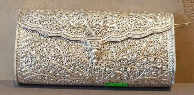 PM <a href="/narendramodi/">Narendra Modi</a> gifted a #SilverFiligree work purse to Lordina Mahama, spouse of the President of Ghana

This elegant Silver Filigree Work Purse from #Cuttack, #Odisha, is a stunning example of the region’s renowned Tarakasi craft