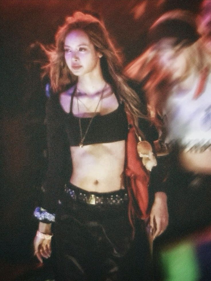 daily lisa pics (@dailylisapix) on Twitter photo 