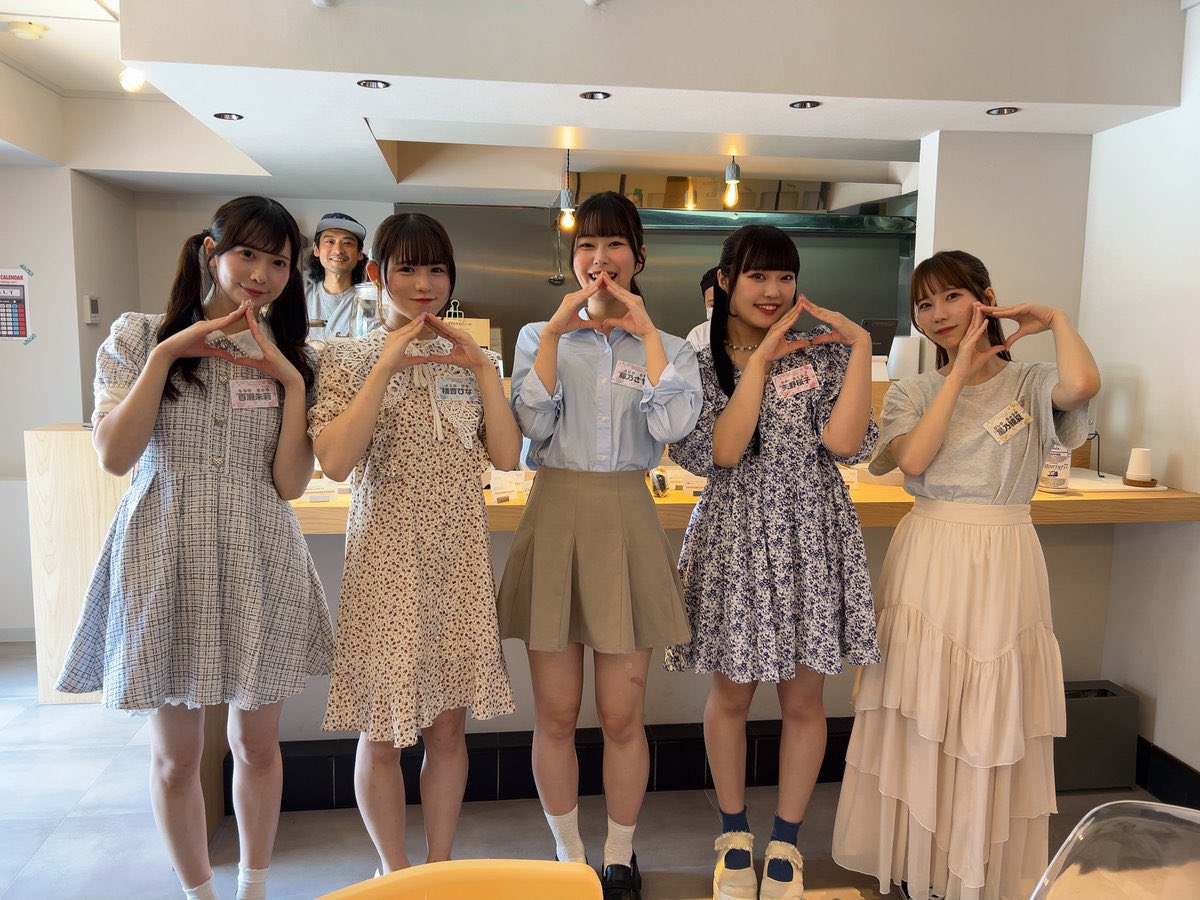 saku_shupines's tweet photo. 本日❕
TEMARU OMUSUBI STANDさんの公式アンバサダーということで店頭に立たせて頂きました🍙.*・゚
Shupines考案のべーこんぶおむすびも人気で嬉しかった🙆🏻♀️まʓ♡
暑い中会いに来てくれてありがとう❕❕
これからもてまるさんのおむすびの魅力伝えます〜❕❕❕
#TEMARU https://t.co/dc9qvvwhv7