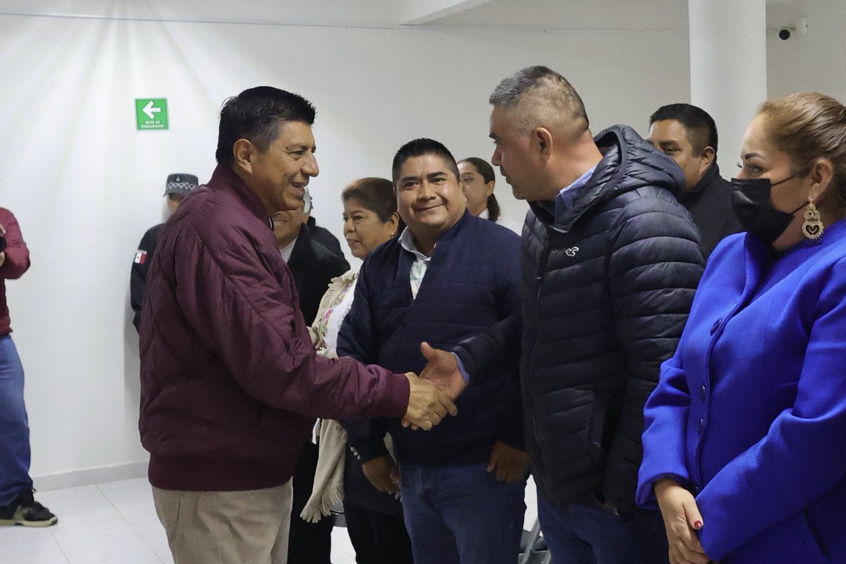 salomonj's tweet photo. Llevamos a cabo la Mesa de Seguridad Regional en Huautla de Jiménez, para seguir fortaleciendo la coordinación entre los tres órdenes de gobierno y sumar esfuerzos para consolidar el #NuevoPactoSocial de paz y justicia en la Sierra de Flores Magón. https://t.co/PZiZur4UB6