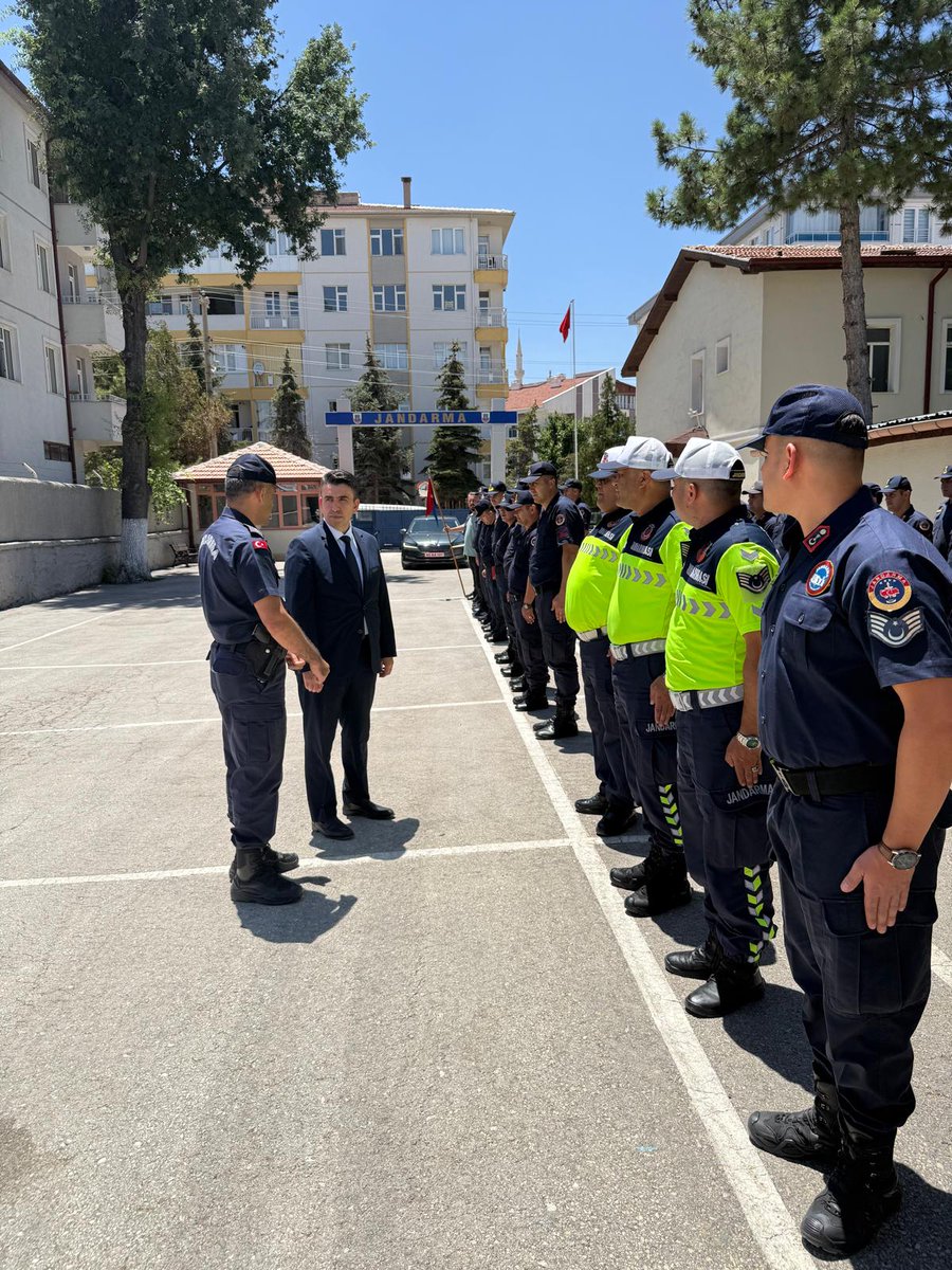 ereglikaymakam's tweet photo. Kaymakamımız sayın Murat EREN, İlçe Jandarma Komutanlığı’nı ziyaret ederek, yürütülen faaliyetler hakkında bilgi aldı.
@Murat_Eren https://t.co/uxXRtRT382