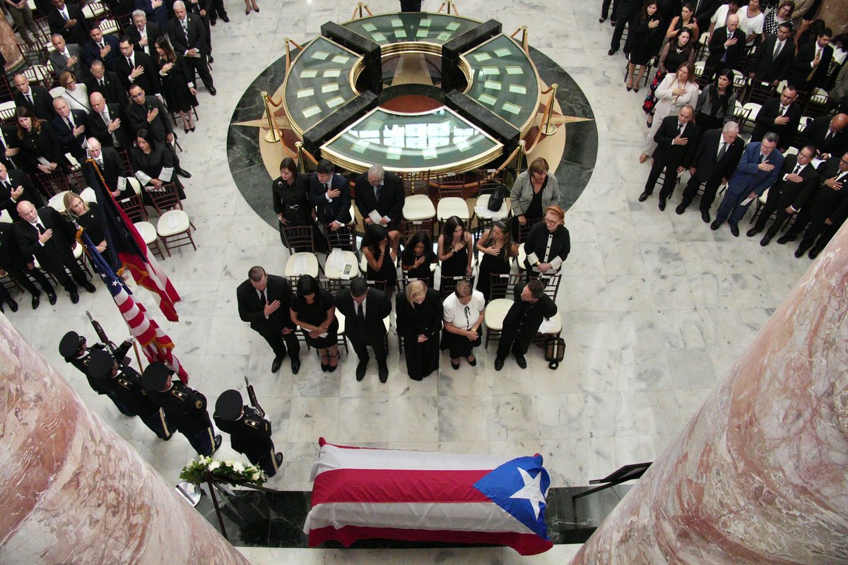 Ayer despedimos con honor y profundo agradecimiento al expresidente de la Cámara de Representantes, pilar de la política puertorriqueña, mentor y gran amigo. Estaré eternamente agradecido de sus consejos y enseñanzas de vida. Descansa en paz, Rony.