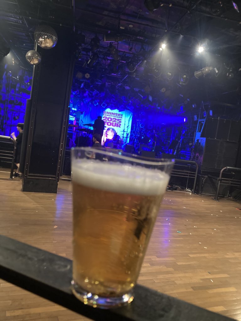 hymichno's tweet photo. 柱に乾杯！！
キリン 淡麗
#渋谷クアトロ
#渋谷CLUBQUATTRO
キャッシュメニューでラガーが飲めるのだ
素晴らしい！
わたしは迷わず美味いビールを頂こう。 https://t.co/qxTh6KabZY