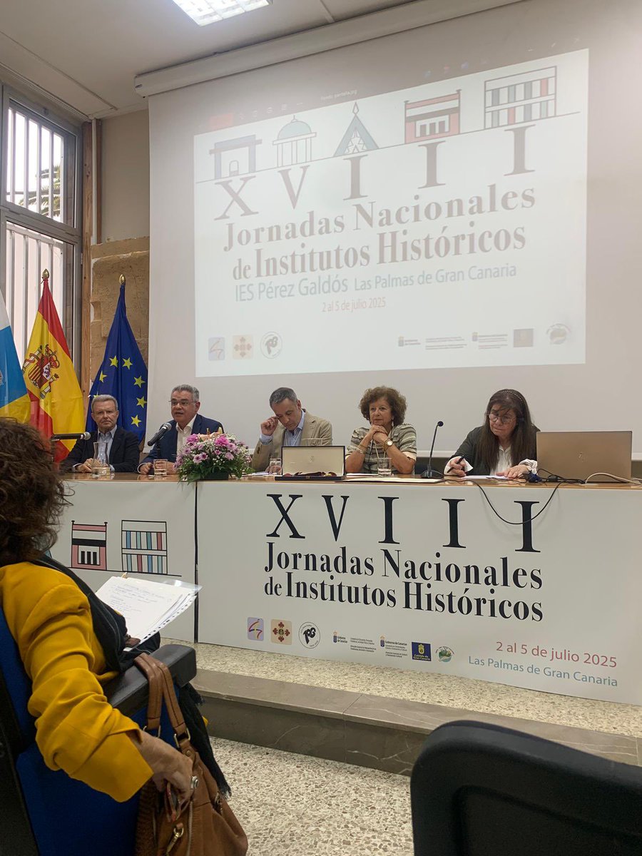 Ya se han incorporado nuestros compañeros Miguel  Mayoral y Pilar Sobrino  a las XVIII jornadas de Institutos Históricos que se celebra en Las Palmas de Gran Canaria del 2 al 5 de julio