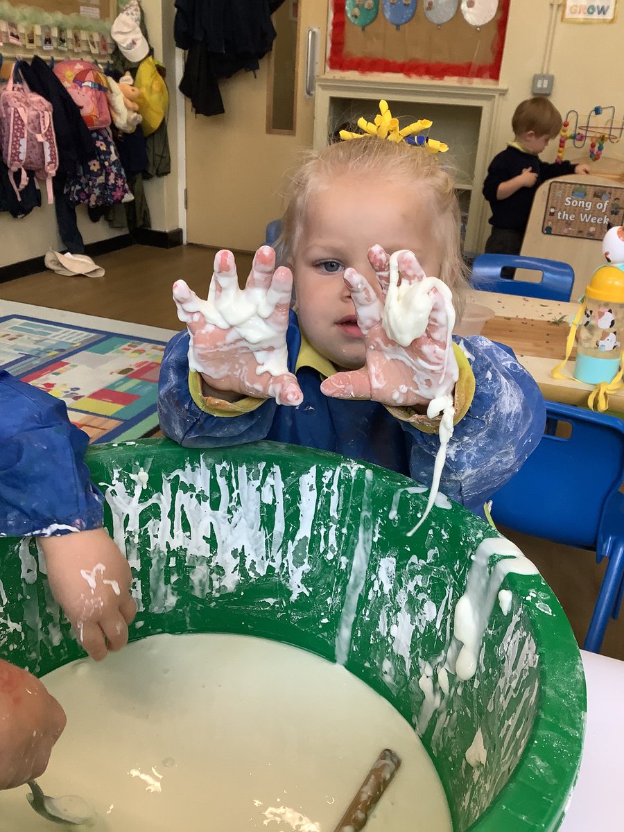 Little Pinecones tweet media