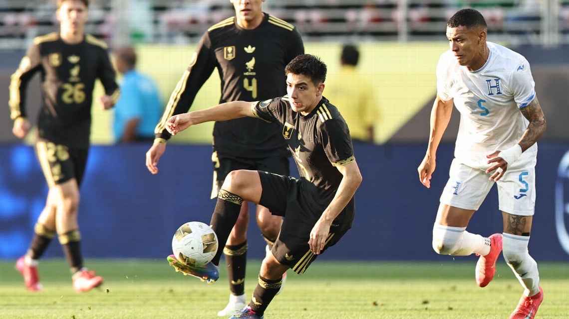 Raza Deportiva (@razaespn) on Twitter photo #BLOG✍🏼
<a href="/RafaeIRamosV/">Rafael Ramos</a>
Gilberto Mora, un #púber con
#prohibiciones de adolescente
pero con privilegios de #adulto
espndeportes.espn.com/futbol/mundial… #BLOG✍🏼
<a href="/RafaeIRamosV/">Rafael Ramos</a>
Gilberto Mora, un #púber con
#prohibiciones de adolescente
pero con privilegios de #adulto
espndeportes.espn.com/futbol/mundial…