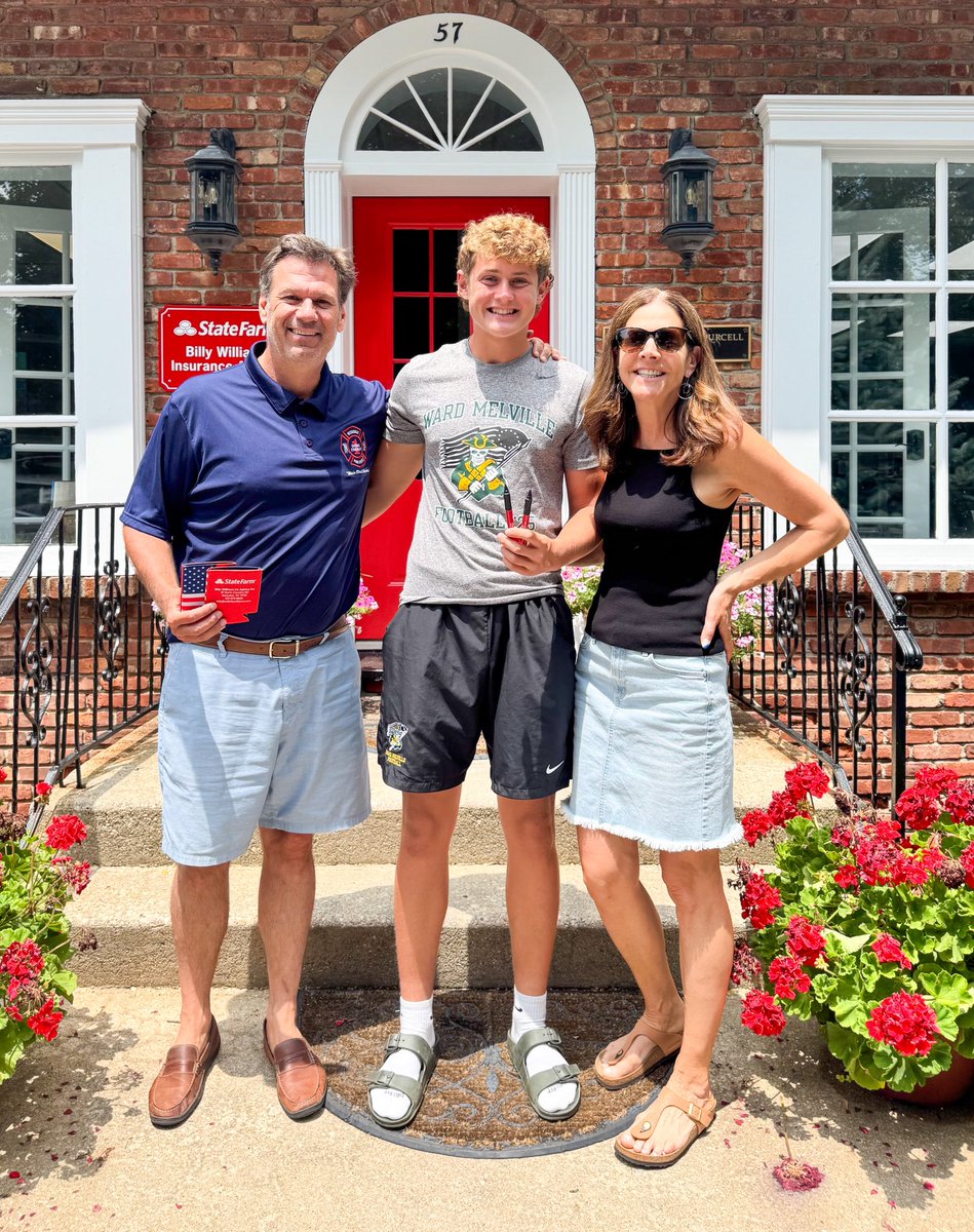 WardMelvilleFB's tweet image. #ThankYou to Billy Williams and @StateFarm for being 2025 #GolfOuting sponsors at the #WardMelville Football outing on 7/28! #WMFB #FAMILY @HudsonPhilbrick