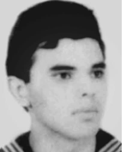 El día 03 de julio 1960 nacía en BS. As. Héroe Raúl Omar FLÓRICE Caído durante el Conflicto del Atlántico Sur de 1982.
Al cumplirse un nuevo aniversario de su natalicio lo recordamos y le enviamos un abrazo fraterno a su familia.
¡Besos al cielo a nuestro Héroe de la Patria!