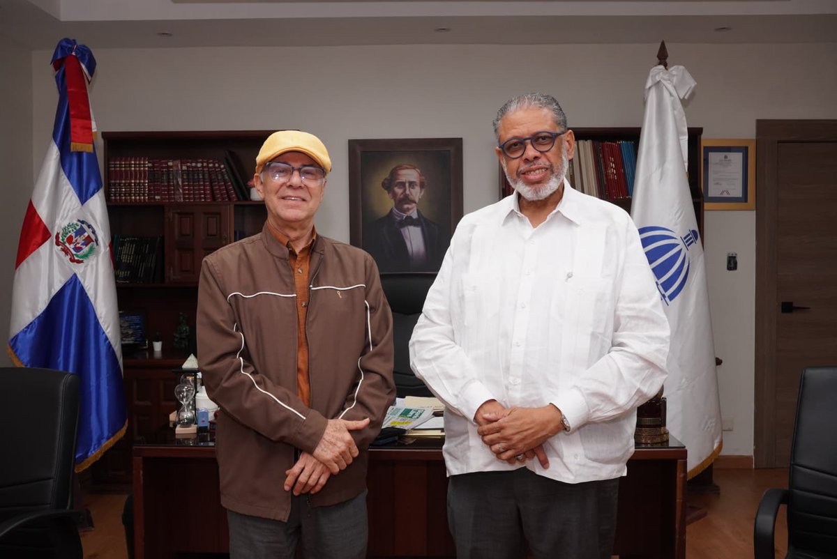 Desarrollo de la Comunidad (@dgdcrdo) on Twitter photo Nuestro director general, doctor <a href="/modestoguzmanrd/">Modesto Guzmán</a> recibió en su despacho la visita de cortesía del compositor y cantante, y exalcalde de Santo Domingo Este, <a href="/manueljimenezrd/">Manuel Jiménez</a> abordaron temas de interés comunitario.
#VisitaDeCortesia
#DesarrolloaDeLaComunidad Nuestro director general, doctor <a href="/modestoguzmanrd/">Modesto Guzmán</a> recibió en su despacho la visita de cortesía del compositor y cantante, y exalcalde de Santo Domingo Este, <a href="/manueljimenezrd/">Manuel Jiménez</a> abordaron temas de interés comunitario.
#VisitaDeCortesia
#DesarrolloaDeLaComunidad