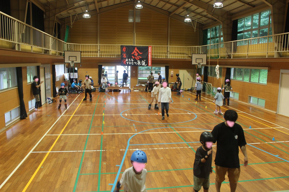KagoshimaSkates's tweet photo. 7月のイベント①です。 7/19㈯　インラインスケート体育館無料開放 14時～16時 場所　旧田代小学校体育館 〒897-0202 · 鹿児島県南九州市川辺町清水7181 初めてされる方、また練習したい方は是非遊びに来て下さい。 参加費は無料ですが、貸靴プロテクターは有償（1SET　500円）です。事前に連絡下さい https://t.co/rE7XlSyVbo