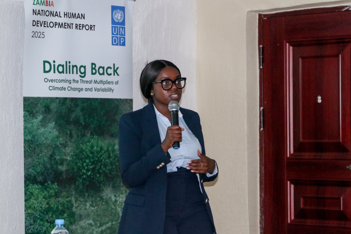 UNDPZambia's tweet image. 📍We&apos;re in Chipata today for the #NHDR2025 dissemination—spotlighting how Zambia is dialing back the climate crisis to protect human development.

From #foodinsecurity to #displacement, we&apos;re unpacking how climate change multiplies risks and what must be done.