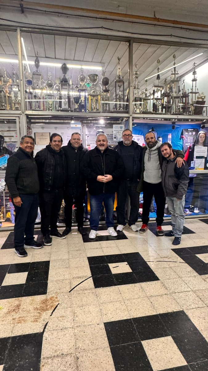 El día de ayer, en un hermoso evento organizado en el club <a href="/CsdYupanqui/">CSD Yupanqui Oficial</a> , tuvimos la oportunidad de charlar con el Pte de Fútbol Infantil <a href="/afa/">AFA</a> <a href="/dantemajori/">Dante Majori</a> , agradecemos su tiempo para charlar de nuestro trabajo en el área y seguir mejorando.
#FutbolInfantilAFA
<a href="/SanLorenzo/">San Lorenzo</a>