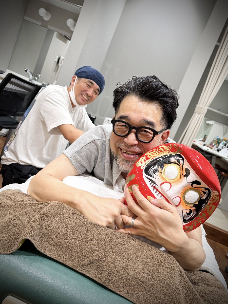 Daviechan's tweet image. いえすっ😍
今日の高崎公演も楽しかったですねぇ✨
と、言うわけで伊藤先生タイムです😏
この伊藤先生シリーズも残すところ後4回、、、。
ちょっと寂しいですね、、、っていうか、良くぞここまで続きましたね(笑)。
今日もお疲れ様でございましたー😆