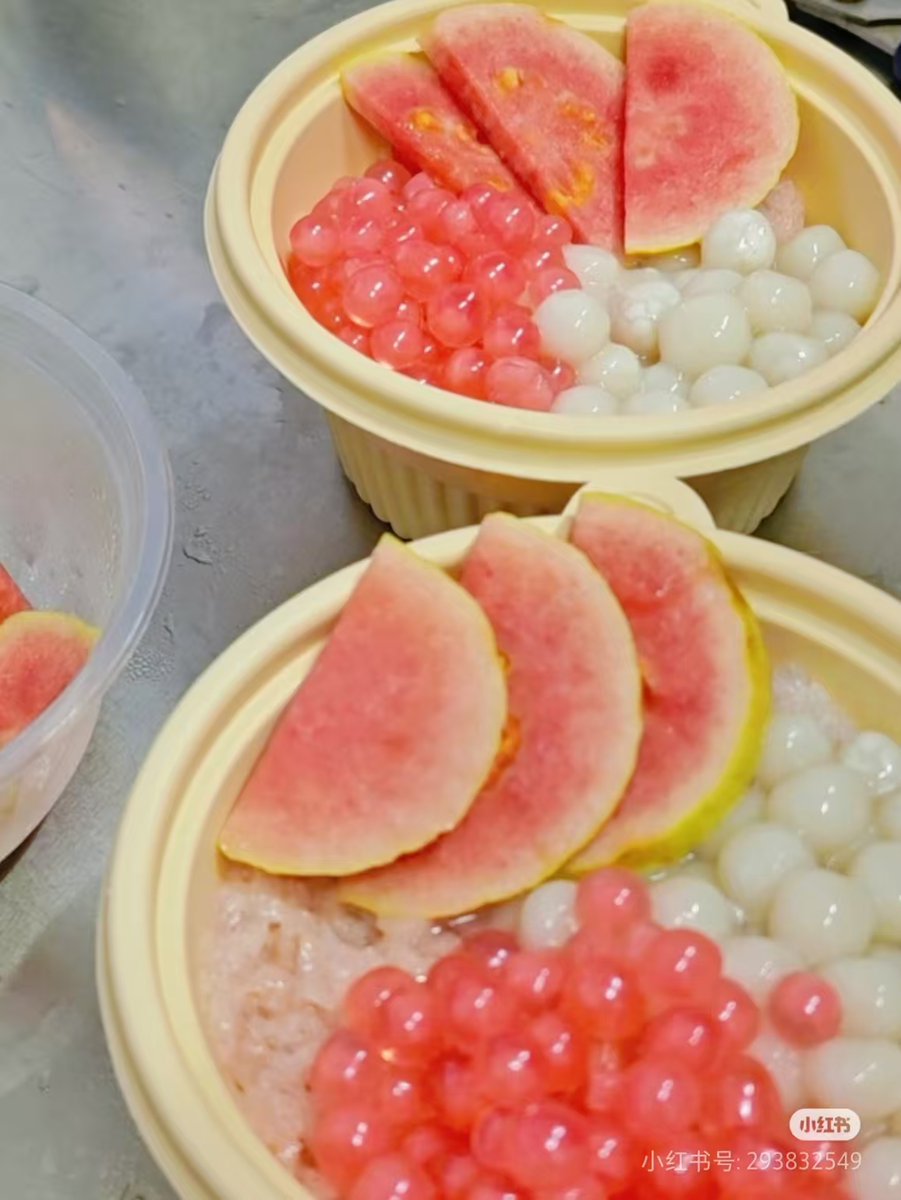 [Dongfang Summer Cooling Guide]🧃🥤🥂🍹🍸
 🧊🧊🧊Nothing beats the summer heat better than cold dessert! Here is a secret list of must-haves for locals:
🍨- Guava Thick Milk Ice: Pink guava and fresh milk are nice-looking and delicious.
🌿- Pandan Bean Curd: Southeast Asian herb and vintage-style bean curd are refreshing.
🍒- Bayberry Mulberry Ice: Jam and smoothies revive your summer taste buds.
🥭- Mango Fried Ice: Sweet and sour mango and shaved ice are the ultimate tropical treat.