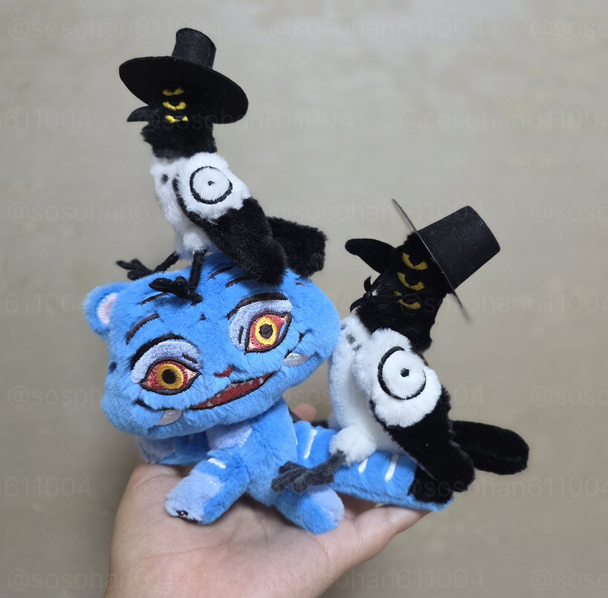 #KPOPDEMONHUNTERS
한 손에 쏘옥