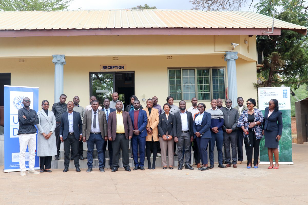 UNDPZambia's tweet image. 📍We&apos;re in Chipata today for the #NHDR2025 dissemination—spotlighting how Zambia is dialing back the climate crisis to protect human development.

From #foodinsecurity to #displacement, we&apos;re unpacking how climate change multiplies risks and what must be done.