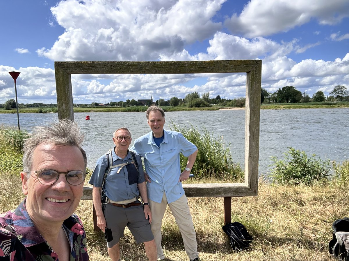 Wandelen langs rivieren is en blijft een fantastische beleving. Rob Wolfs en Wim Huijser maken de gids Brede Rivierlopen, met 17 wandelroutes. Ze hebben mij gevraagd om tien typische fenomenen in het rivierlandschap te beschrijven voor deze gids. Leuke samenwerking!