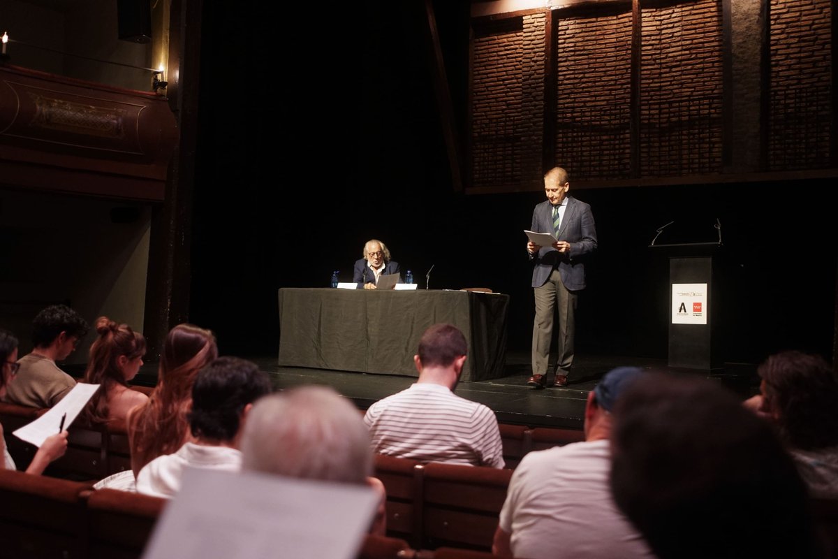 🎭 Así han ido estos días en #ClásicosEnAlcalá
 
➡️ "Los empeños de una casa" 
➡️ "Mira que te has de morir, mira que no sabes cuando"
➡️ "La loca historia del Siglo de Oro" 
➡️Jornadas académicas "El teatro de Cervantes. Palabra y escena"

🎟️ clasicosenalcala.net