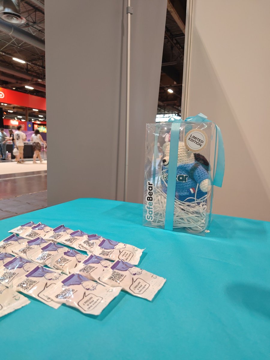 SafeBearapp's tweet image. Si vous êtes à la @japanexpo venez gagner un ours collector sur notre stand G717 hall 6