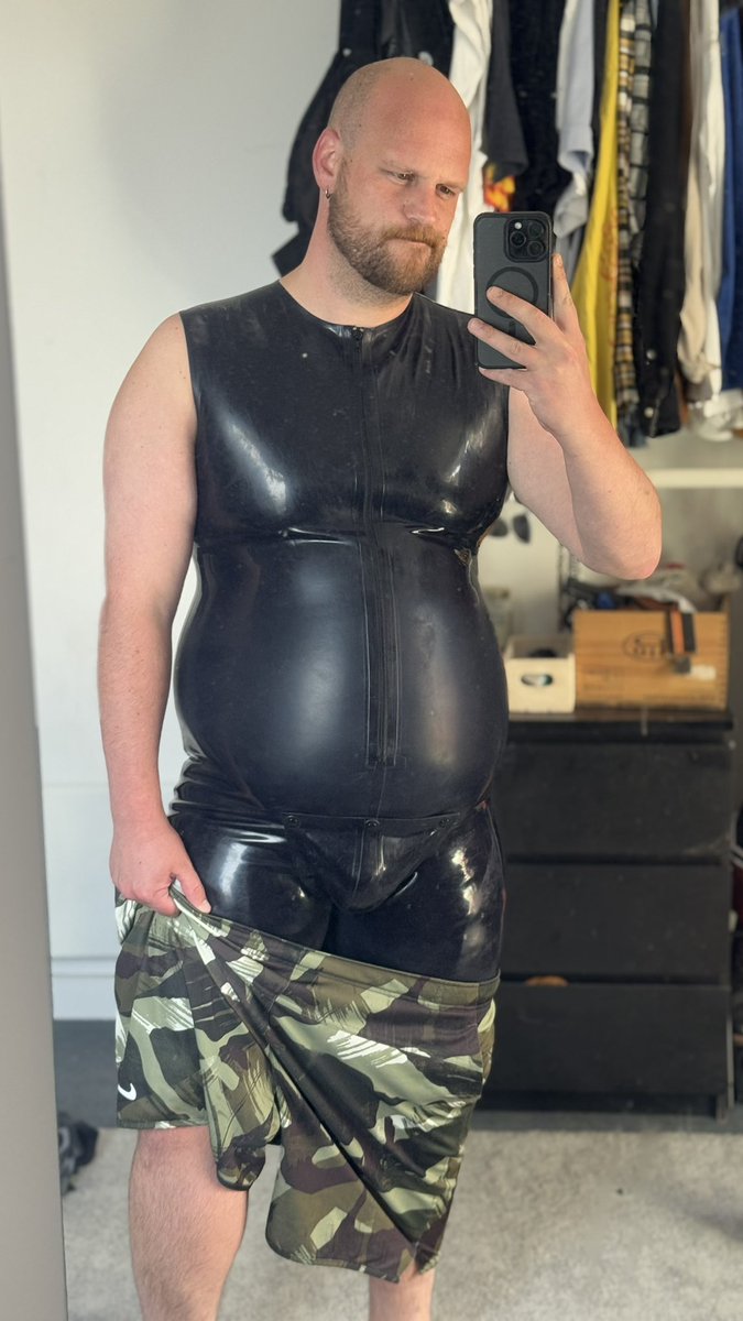 Ngl, I reckon if I lived alone, I’d wear (at least) this surfsuit every single day.