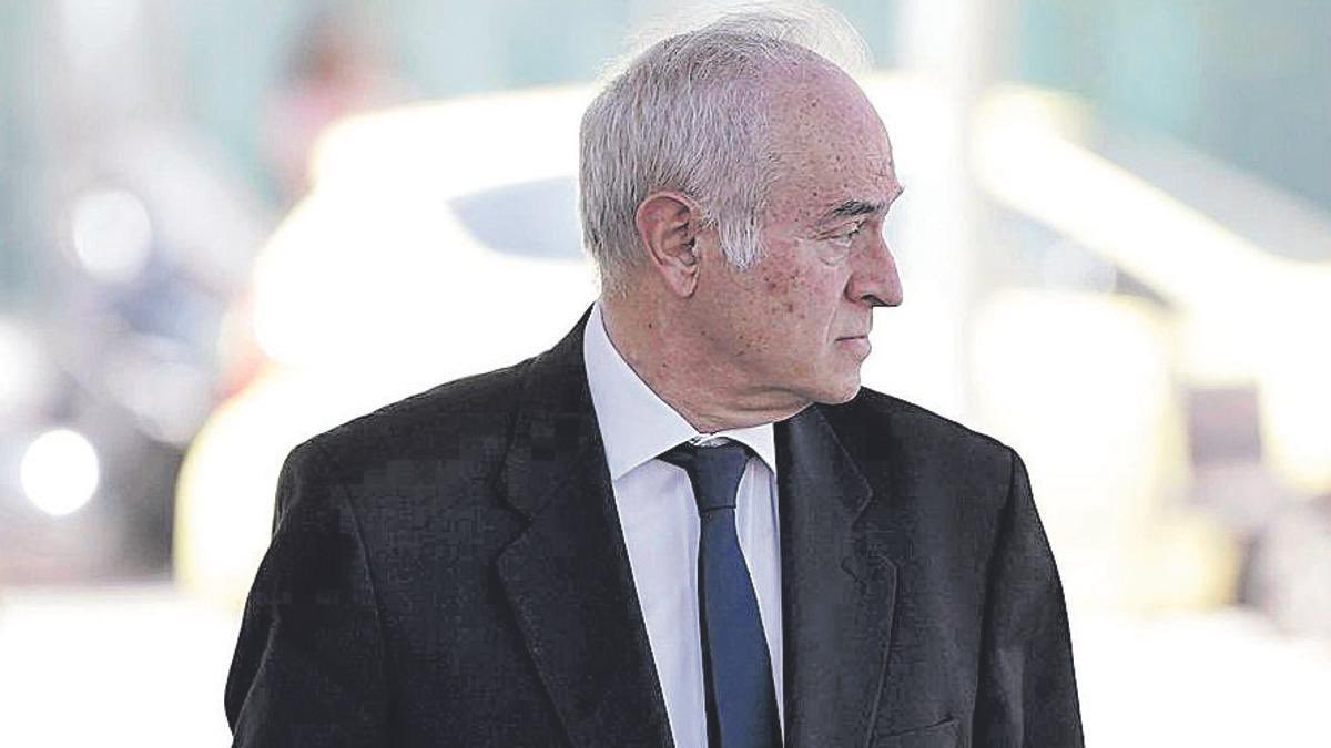 La famiglia con toga.  Tiene o no relevancia que la mujer del juez Peinado trabaje en el Ayuntamiento de Madrid?  La respuesta está en el aire
