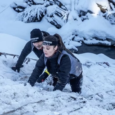 🇫🇷 Amputée des mains et des pieds, Lucie retail a gravit le mont Fuji ! Pour venir à bout des 3 776 mètres, la Nantaise s’est entraînée pendant six mois, accompagnée par l’association No Différence, qui aide les personnes en situation de handicap à relever des défis sportifs.Une
