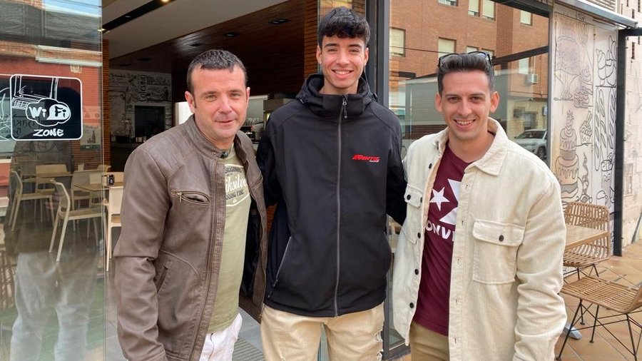 Alberto Martínez 🎙📰 'Berto' (@bertomh) on Twitter photo Qué ascazo de vida
Esa mañana quedamos con <a href="/JoseMariaFarac1/">Chema Faraco</a> , desayunamos en el José Antonio y me dio una de las entrevistas que más he disfrutado escribiendo de toda mi vida
DEP Borja. Te echaremos infinito de menos 😭 Qué ascazo de vida
Esa mañana quedamos con <a href="/JoseMariaFarac1/">Chema Faraco</a> , desayunamos en el José Antonio y me dio una de las entrevistas que más he disfrutado escribiendo de toda mi vida
DEP Borja. Te echaremos infinito de menos 😭