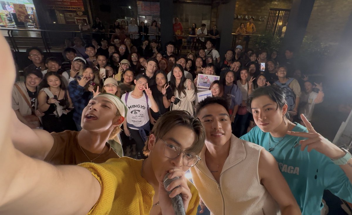 DAPAT LANG KAYO LANG! 💖🔐

Grabe kayo, VIXIES! 💜 Maraming salamat sa walang sawang pakikisaya, pakikanta, at pakisayaw sa 3-stops busking natin today, ramdam na ramdam namin ang love n’yo! 🫶

Ingat sa pag-uwi and get ready… ‘Dapat Lang Ako Lang’ drops TONIGHT at 12MN! ⏰