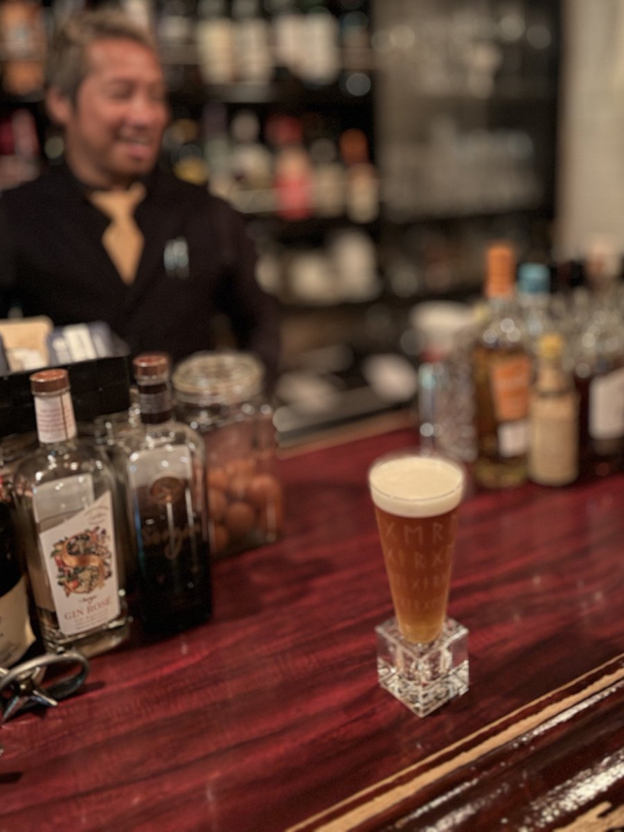 東池袋のショットバーEternity(エタニティー)でガージェリーエステラ😊なかなか一見さんは入ってこれないような雑居ビルの奥に潜んでいるお店なのですがマスターのお人柄がとても良くて居心地抜群の酒場です❣️