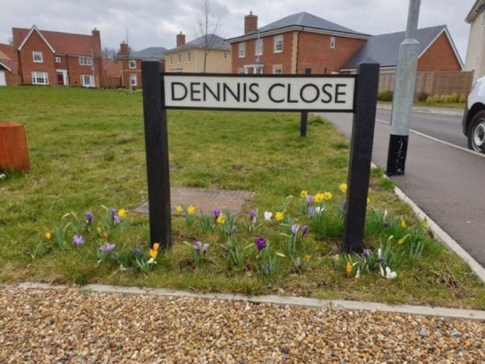 150G512XD's tweet image. David had a road named after him,  Dennis Close, in Swanton Morley, near Dereham ❤️

Six other fallen heroes also had streets named after them there too 🙏

Thank you for your service David ❤️

Lest we forget 🇬🇧