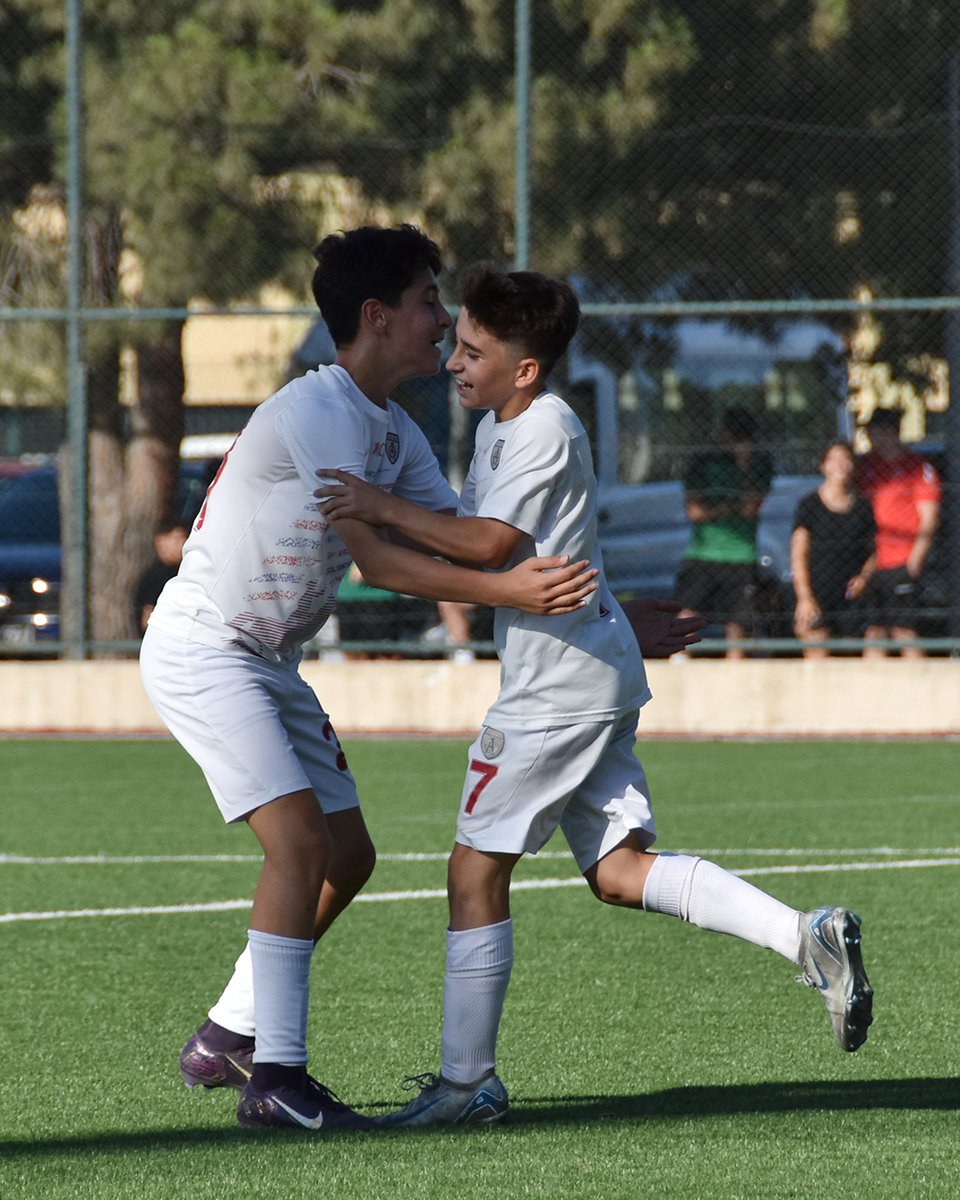 Altınordu U13 Takımımız, Gold Performans U13 İzmir Ligi’nde çeyrek finalde Karşıyaka’yı 5-0 mağlup ederek yarı finale yükseldi. 

#TürkiyeninAltınordusu #TheTalentFactory #İyiBireyİyiVatandaşİyiFutbolcu #YereldenEvrensele