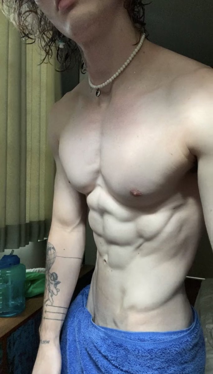 downunderjack30's tweet photo. back to Findom 😈💪🏻💪🏻 https://t.co/QoOeMCcmKD