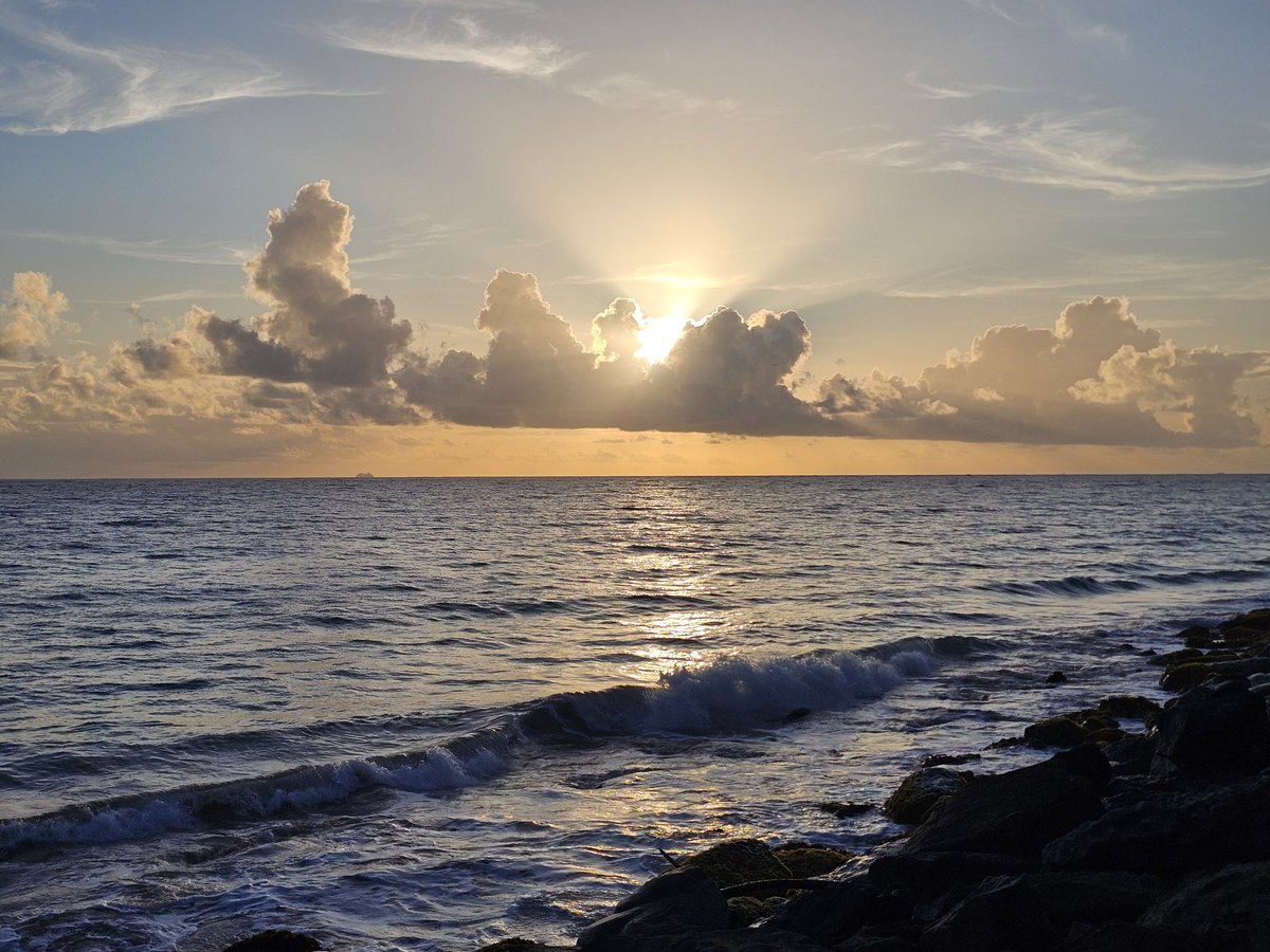 El amanecer de hoy desde el condado ❤️