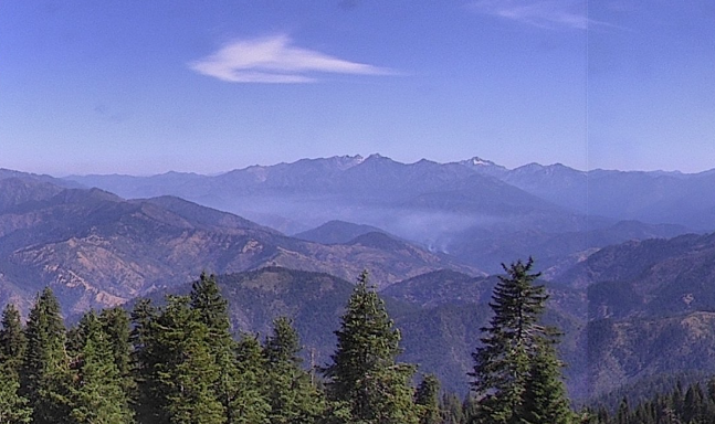 KernFiregraph's tweet image. #HelenaFire in Trinity County also had an increase into this morning, 5-7 acres and backing downhill.