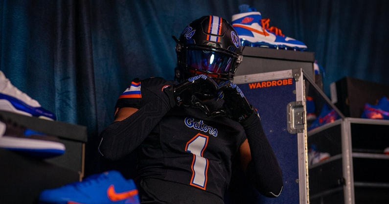 You can see why Florida made CJ Hester a priority. 

The Cocoa (Fla.) 4-star is smart, physical and locked in on both coverage and support.

Let's break down his game.

FILM ROOM: on3.com/teams/florida-…