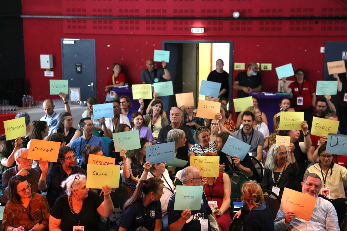 Johanna Rolland (@johanna_rolland) on Twitter photo Rencontre des quartiers populaires aux Dervallières avec le sociologue Fabien Truong. À Nantes notre engagement pour la politique de la ville est total. Nous allons poursuivre notre action aux côtés des associations et avec les habitants  pour changer concrètement la vie. Rencontre des quartiers populaires aux Dervallières avec le sociologue Fabien Truong. À Nantes notre engagement pour la politique de la ville est total. Nous allons poursuivre notre action aux côtés des associations et avec les habitants  pour changer concrètement la vie.